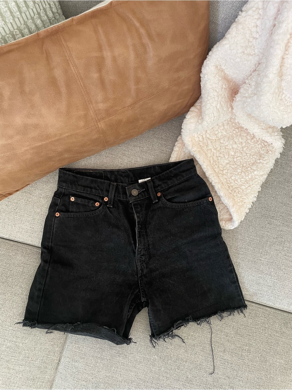 Leviβs 512 High-Waist Black Denim Cutoff Shorts